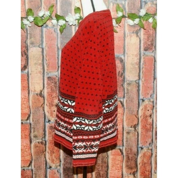 Croft & Barrow Red Nordic Fair Isle Sweater Size M Granny Core Metal Clasp Soft - Picture 6 of 10